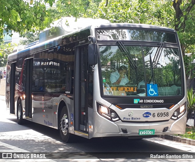 Transwolff Transportes e Turismo 6 6958 na cidade de São Paulo, São Paulo, Brasil, por Rafael Santos Silva. Número da foto: #6430503.
