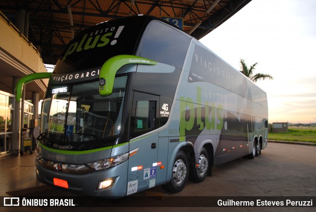 Viação Garcia 8825 na cidade de Campo Mourão, Paraná, Brasil, por Guilherme Esteves Peruzzi. ID da foto: 6431237.