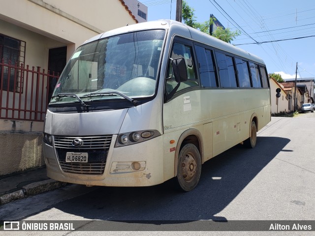 Ônibus Particulares TERRACO CONSTRUTORA na cidade de Carmo do Cajuru, Minas Gerais, Brasil, por Ailton Alves. Número da foto: #6433338.