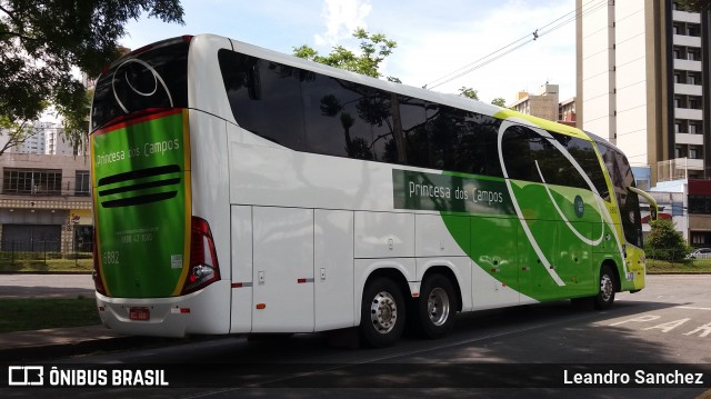 Expresso Princesa dos Campos 6882 na cidade de Curitiba, Paraná, Brasil, por Leandro Sanchez. ID da foto: 6438412.