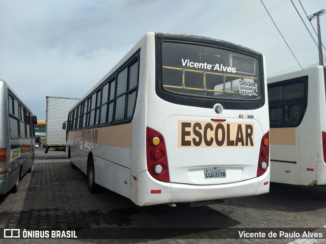 Escolares 2178 na cidade de Salgueiro, Pernambuco, Brasil, por Vicente de Paulo Alves. Número da foto: #6440640.