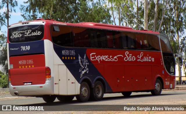 Expresso São Luiz 7030 na cidade de Cuiabá, Mato Grosso, Brasil, por Paulo Sergio Alves Venancio. Número da foto: #6441783.