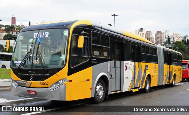 Auto Viação Ouro Verde 123032 na cidade de São Paulo, São Paulo, Brasil, por Cristiano Soares da Silva. ID da foto: 6446015.