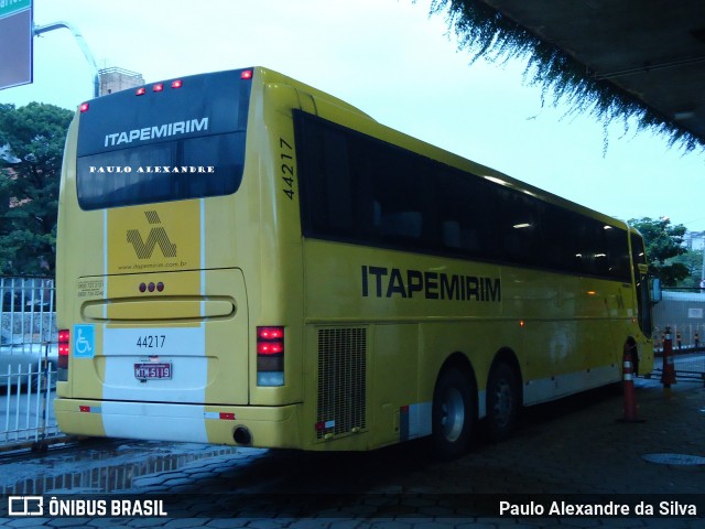 Viação Itapemirim 44217 na cidade de Belo Horizonte, Minas Gerais, Brasil, por Paulo Alexandre da Silva. ID da foto: 6446283.