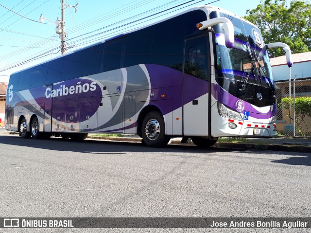 Caribeños  na cidade de Brasil, por Jose Andres Bonilla Aguilar. ID da foto: 6456110.