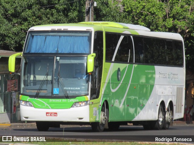 Expresso Princesa dos Campos 5702 na cidade de Foz do Iguaçu, Paraná, Brasil, por Rodrigo Fonseca. ID da foto: 6458861.