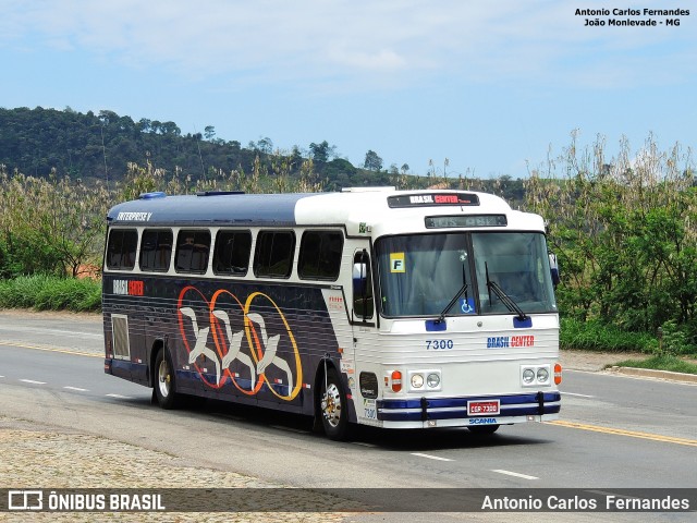 Brasil Center 7300 na cidade de João Monlevade, Minas Gerais, Brasil, por Antonio Carlos Fernandes. Número da foto: #6405025.