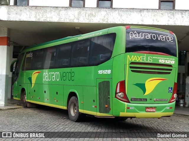 Pássaro Verde 15128 na cidade de Ouro Preto, Minas Gerais, Brasil, por Daniel Gomes. Número da foto: #6405085.