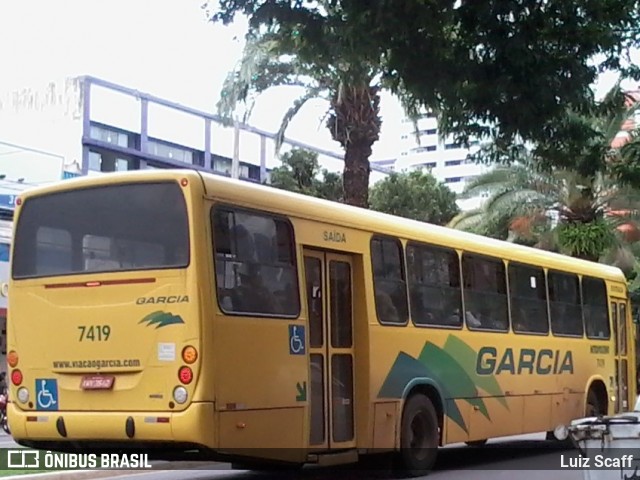 Viação Garcia 7419 na cidade de Maringá, Paraná, Brasil, por Luiz Scaff. Número da foto: #6475673.