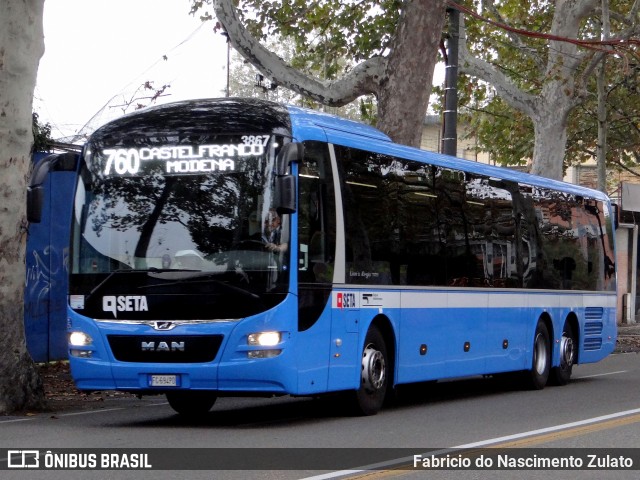 Società Emiliana Trasporti Autofiloviari 3867 na cidade de Modena, Modena, Emilia-Romagna, Itália, por Fabricio do Nascimento Zulato. ID da foto: 6412994.