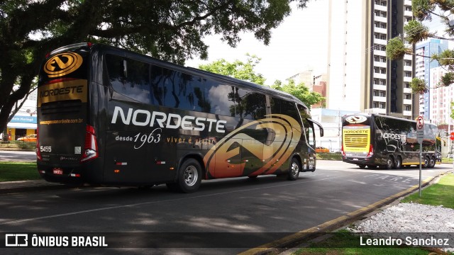 Expresso Nordeste 5455 na cidade de Curitiba, Paraná, Brasil, por Leandro Sanchez. Número da foto: #6418469.