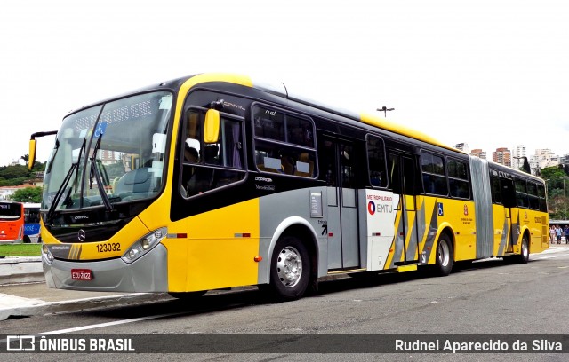 Auto Viação Ouro Verde 123032 na cidade de São Paulo, São Paulo, Brasil, por Rudnei Aparecido da Silva. Número da foto: #6419737.