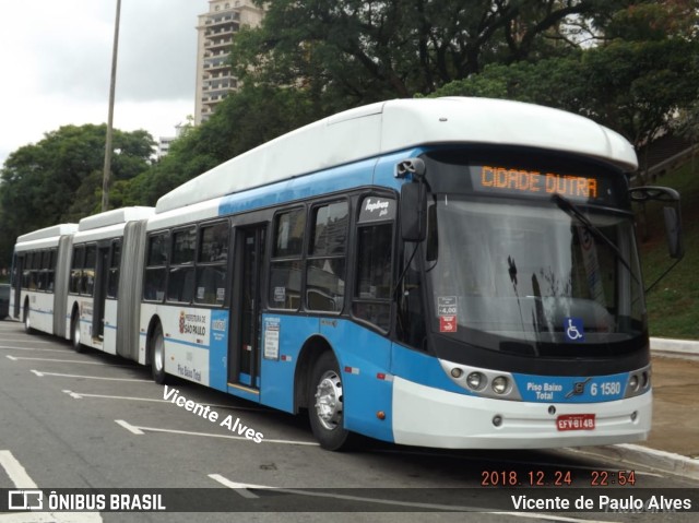 Viação Cidade Dutra 6 1580 na cidade de São Paulo, São Paulo, Brasil, por Vicente de Paulo Alves. Número da foto: #6419474.