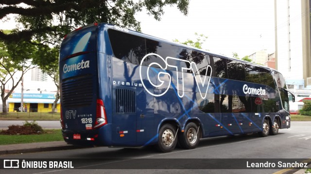 Viação Cometa 18318 na cidade de Curitiba, Paraná, Brasil, por Leandro Sanchez. Número da foto: #6424845.