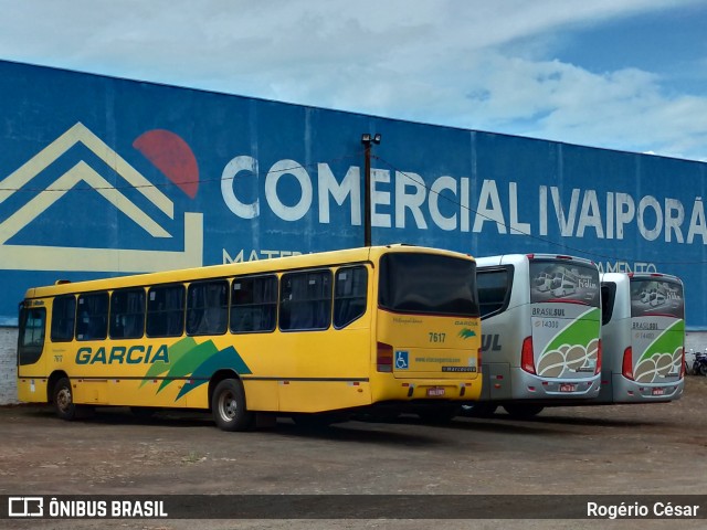 Viação Garcia 7617 na cidade de Mandaguari, Paraná, Brasil, por Rogério César. ID da foto: 6425068.