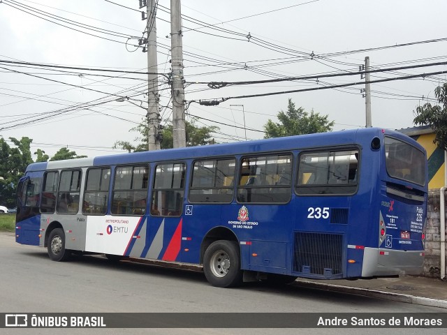 Empresa de Transportes Publix 235 na cidade de São Paulo, São Paulo, Brasil, por Andre Santos de Moraes. ID da foto: 7107128.