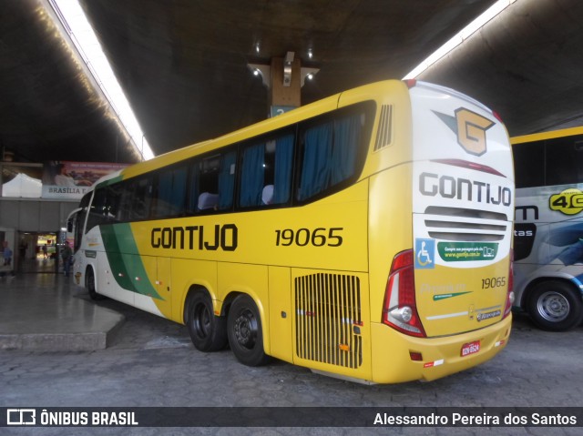 Empresa Gontijo de Transportes 19065 na cidade de Uberlândia, Minas Gerais, Brasil, por Alessandro Pereira dos Santos. Número da foto: #7105707.