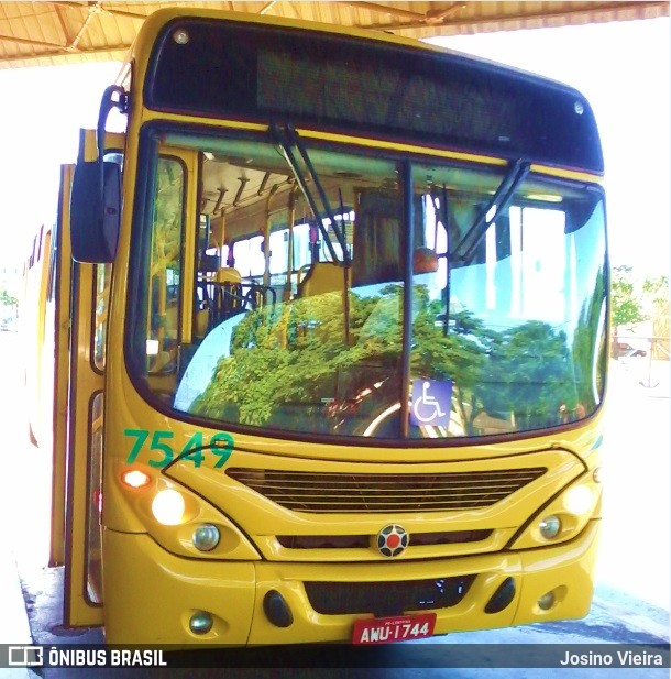 Viação Garcia 7549 na cidade de Maringá, Paraná, Brasil, por Josino Vieira. ID da foto: 7133416.