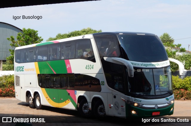 Verde Transportes 4504 na cidade de Nova Xavantina, Mato Grosso, Brasil, por Igor dos Santos Costa. ID da foto: 7133526.