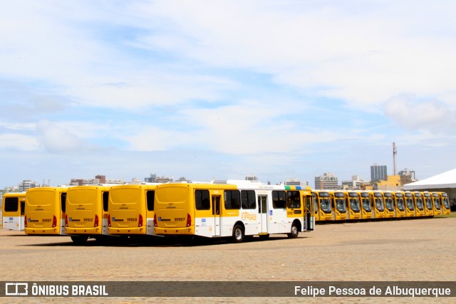 Plataforma Transportes 30907 na cidade de Salvador, Bahia, Brasil, por Felipe Pessoa de Albuquerque. ID da foto: 7134970.