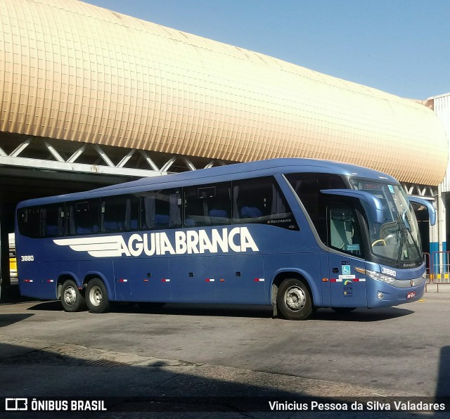 Viação Águia Branca 31880 na cidade de Rio de Janeiro, Rio de Janeiro, Brasil, por Vinicius Pessoa da Silva Valadares. Número da foto: #7134395.