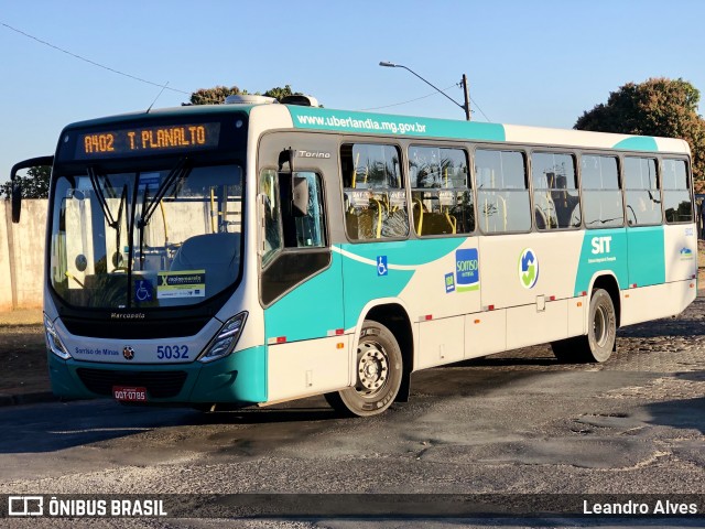 Viação Sorriso de Minas 5032 na cidade de Uberlândia, Minas Gerais, Brasil, por Leandro Alves. ID da foto: 7136796.