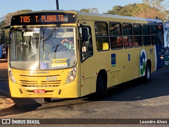 Viação Sorriso de Minas 4529 na cidade de Uberlândia, Minas Gerais, Brasil, por Leandro Alves. Número da foto: #7137575.