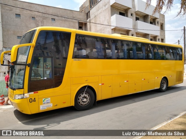 Ônibus Particulares 04 na cidade de Trindade, Goiás, Brasil, por Luiz Otavio Matheus da Silva. ID da foto: 7141042.