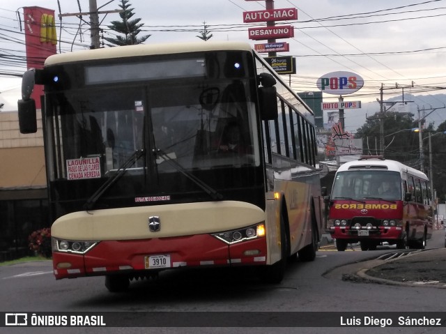 La 400 149 na cidade de Heredia, Heredia, Heredia, Costa Rica, por Luis Diego  Sánchez. ID da foto: 7144520.