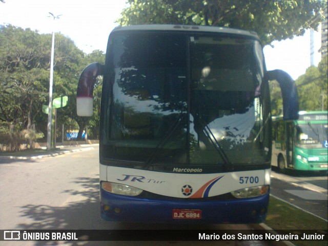 JR Tur 5700 na cidade de Salvador, Bahia, Brasil, por Mario dos Santos Nogueira Junior. Número da foto: #7144115.