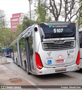 Via Sudeste Transportes S.A. 5 3337 na cidade de São Paulo, São Paulo, Brasil, por Douglas Eduardo Fiore. Número da foto: #:id.