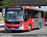 Pêssego Transportes 4 7579 na cidade de São Paulo, São Paulo, Brasil, por Hipólito Rodrigues. Número da foto: #:id.