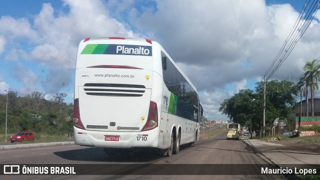 Planalto Transportes 1710 na cidade de Santa Maria, Rio Grande do Sul, Brasil, por Mauricio Lopes. ID da foto: 7156966.