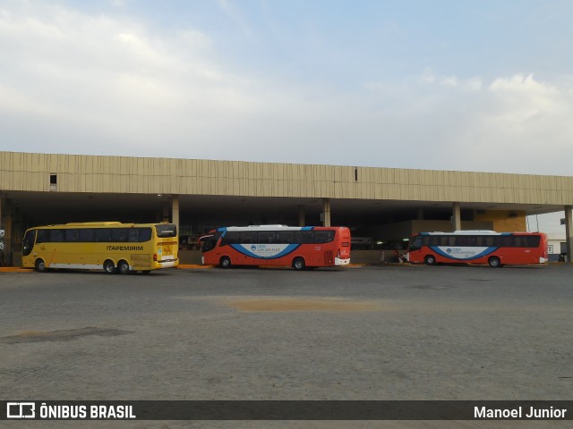 Viação Itapemirim 8883 na cidade de Caruaru, Pernambuco, Brasil, por Manoel Junior. Número da foto: #7156712.