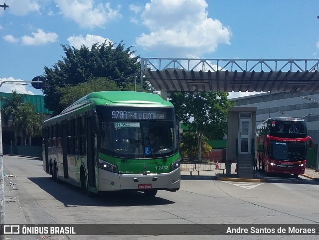 Viação Gato Preto 1 2432 na cidade de São Paulo, São Paulo, Brasil, por Andre Santos de Moraes. ID da foto: 7157686.