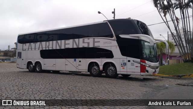 Auto Viação Catarinense 319326 na cidade de Balneário Camboriú, Santa Catarina, Brasil, por André Luis L Furlan. Número da foto: #7156868.