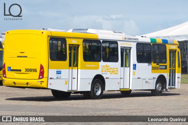 Plataforma Transportes 30896 na cidade de Salvador, Bahia, Brasil, por Leonardo Queiroz. Número da foto: #7167811.