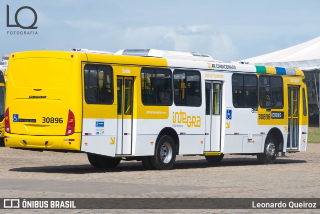 Plataforma Transportes 30896 na cidade de Salvador, Bahia, Brasil, por Leonardo Queiroz. ID da foto: 7167811.