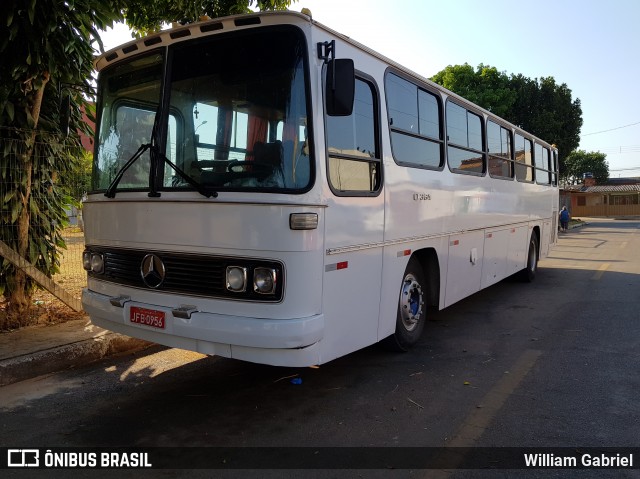 Ônibus Particulares 0956 na cidade de Recanto das Emas, Distrito Federal, Brasil, por William Gabriel. Número da foto: #7165818.