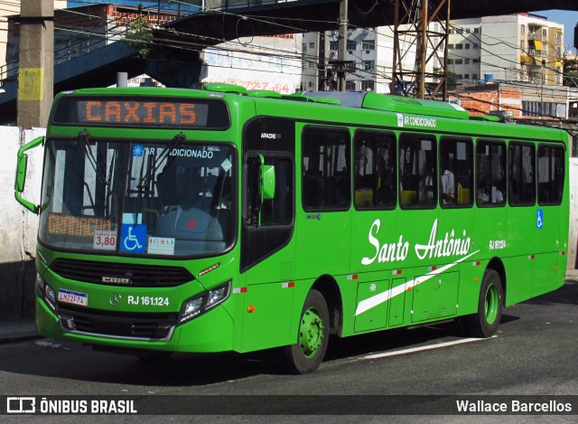 Transportes Santo Antônio RJ 161.124 na cidade de Duque de Caxias, Rio de Janeiro, Brasil, por Wallace Barcellos. ID da foto: 7173163.