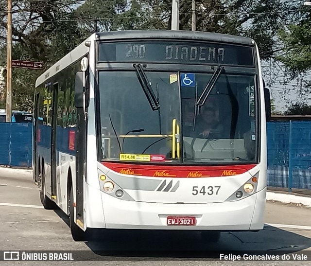 Metra - Sistema Metropolitano de Transporte 5437 na cidade de São Paulo, São Paulo, Brasil, por Felipe Goncalves do Vale. ID da foto: 7171728.