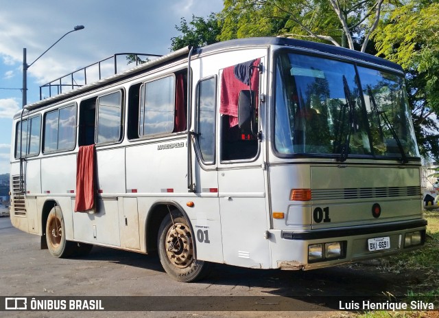 Ônibus Particulares 01 na cidade de Varginha, Minas Gerais, Brasil, por Luis Henrique Silva. Número da foto: #7173683.
