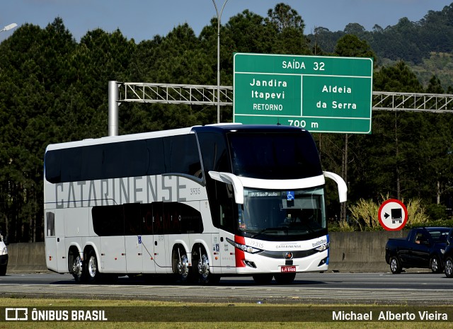 Auto Viação Catarinense 319315 na cidade de Barueri, São Paulo, Brasil, por Michael  Alberto Vieira. ID da foto: 7174613.