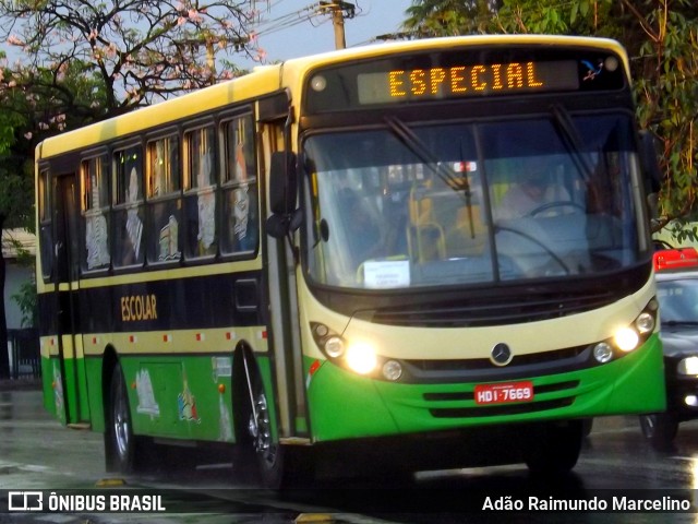 Escolares 7669 na cidade de Belo Horizonte, Minas Gerais, Brasil, por Adão Raimundo Marcelino. Número da foto: #7176388.