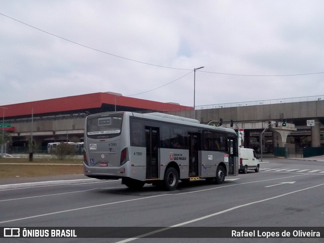 Pêssego Transportes 4 7091 na cidade de São Paulo, São Paulo, Brasil, por Rafael Lopes de Oliveira. Número da foto: #7181161.