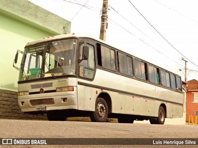 Ônibus Particulares 9839 na cidade de Varginha, Minas Gerais, Brasil, por Luis Henrique Silva. ID da foto: 7179820.