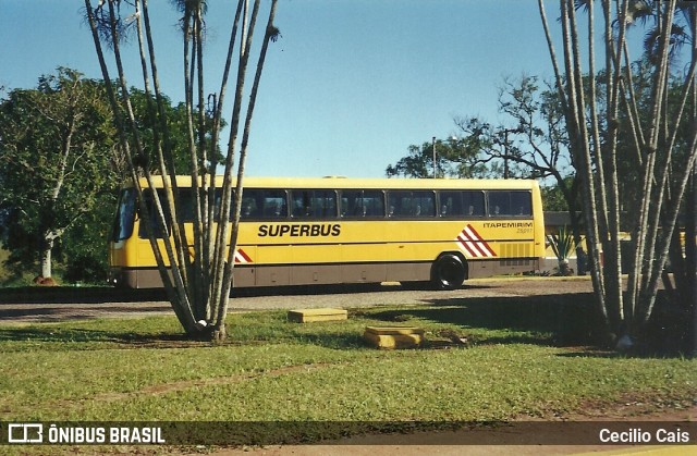 Viação Itapemirim 25017 na cidade de Campos dos Goytacazes, Rio de Janeiro, Brasil, por Cecilio Cais. Número da foto: #7180289.