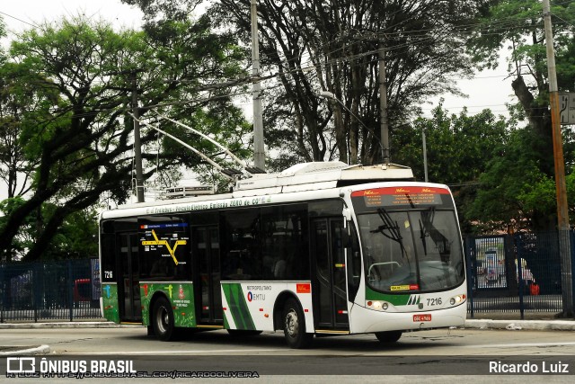 Metra - Sistema Metropolitano de Transporte 7216 na cidade de São Paulo, São Paulo, Brasil, por Ricardo Luiz. Número da foto: #7186164.