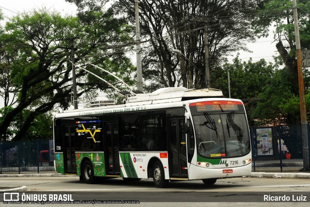 Metra - Sistema Metropolitano de Transporte 7216 na cidade de São Paulo, São Paulo, Brasil, por Ricardo Luiz. ID da foto: 7186164.