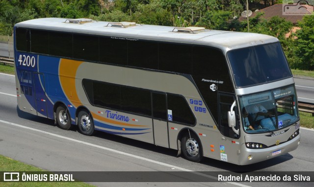 Ônibus Particulares 2042 na cidade de Santa Isabel, São Paulo, Brasil, por Rudnei Aparecido da Silva. ID da foto: 7187470.